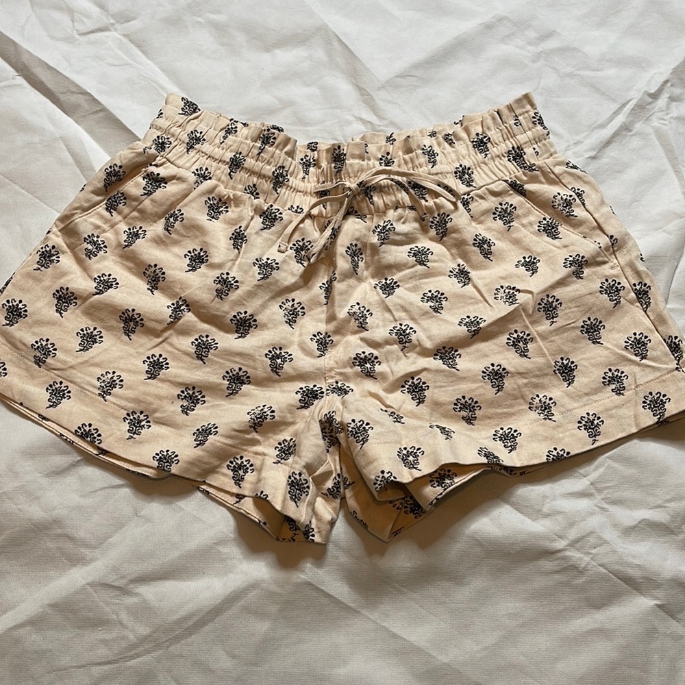 A New Day women’s tie stretch linen tie stretch beige and blue shorts